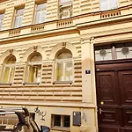Apartment Halkova 5