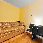 Apartment Halkova 5