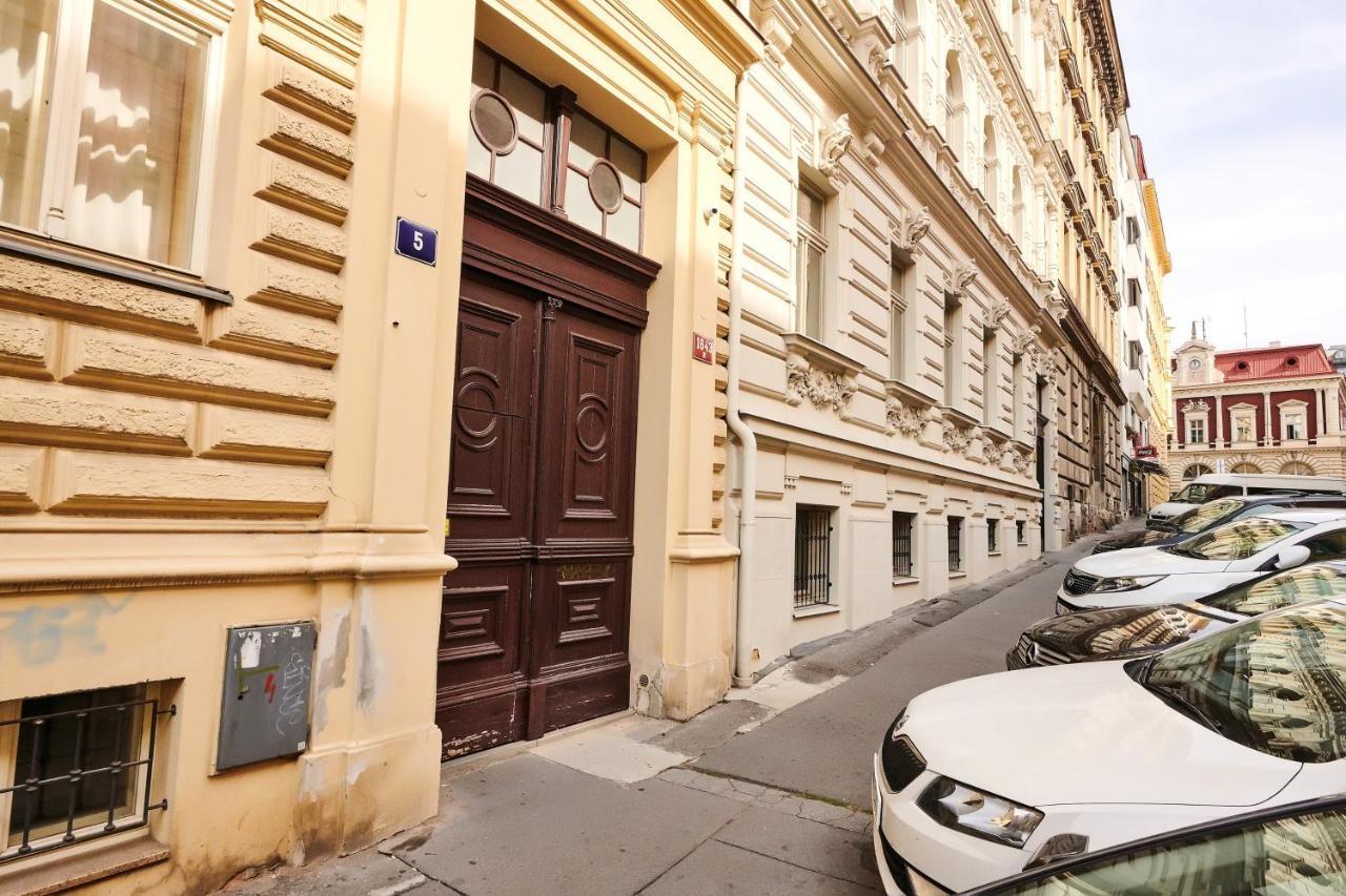 Halkova 5 Apartmán